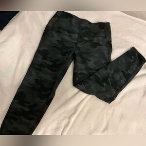 Women Camo leggings